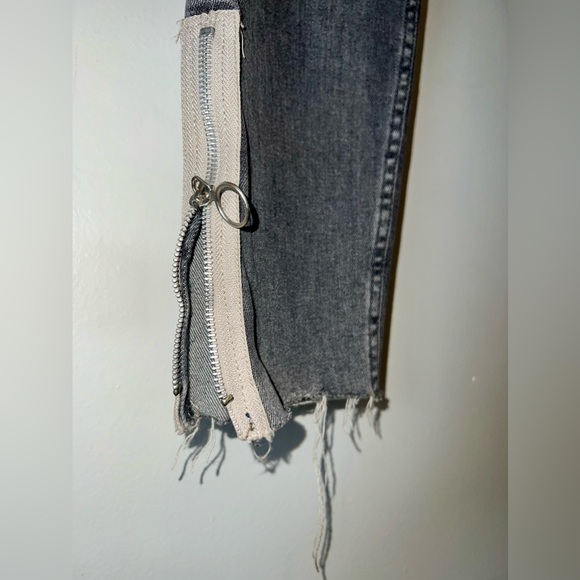 ZARA Gray Distressed Denim Jeans w Zipper Detail - Picture 8 of 8